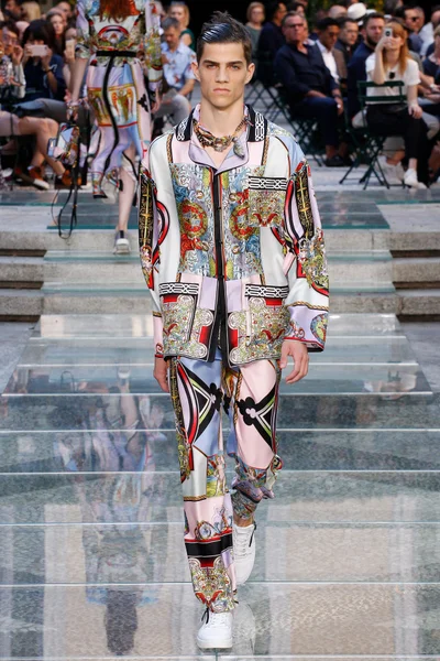 Look 35